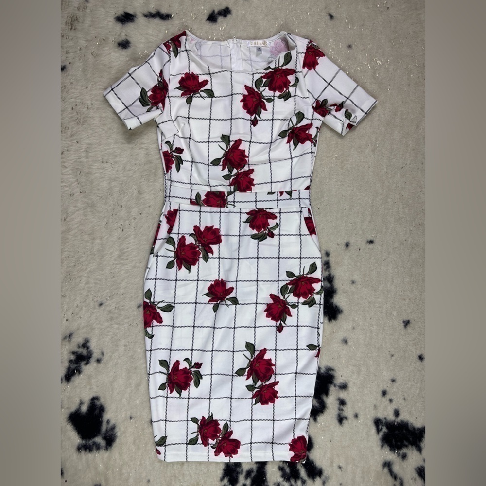Women’s White and Red Short Sleeve Body Con Floral Midi Dress
